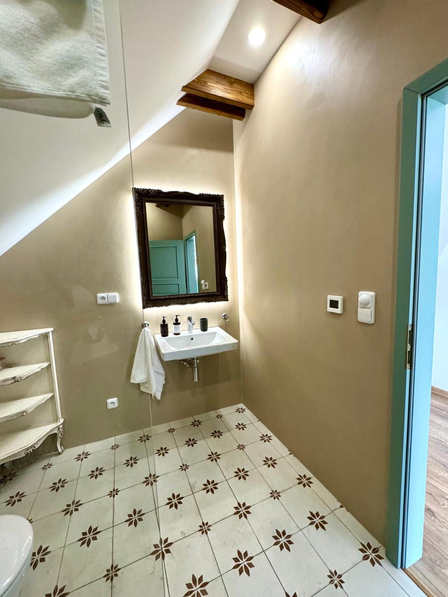 Soul Apartments Микулов Экстерьер фото