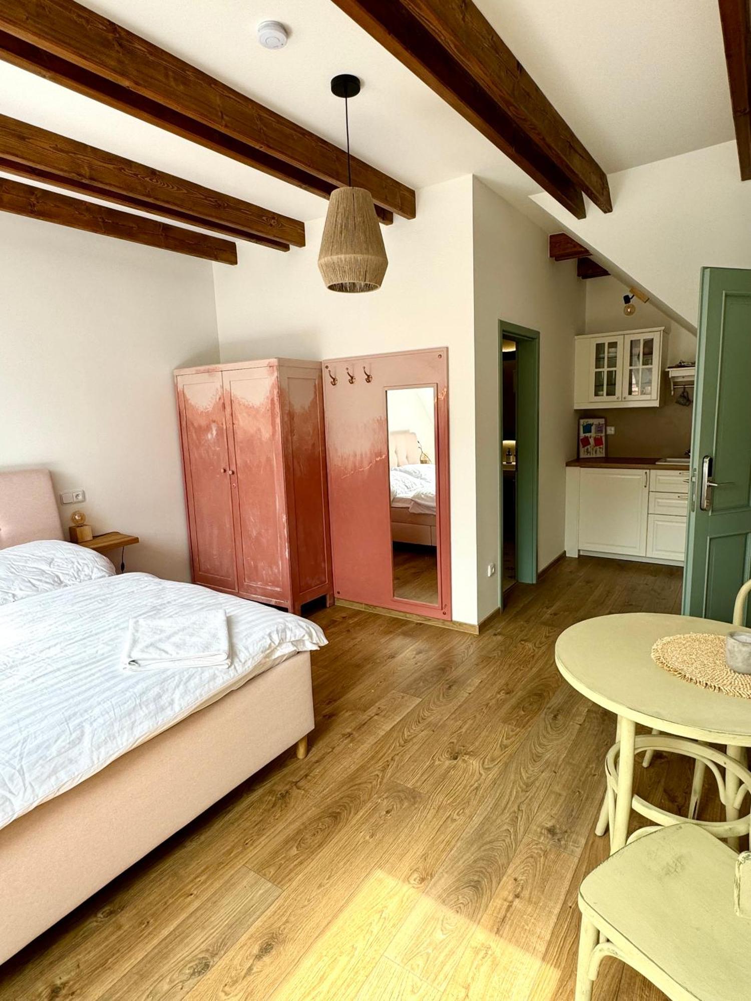 Soul Apartments Микулов Экстерьер фото