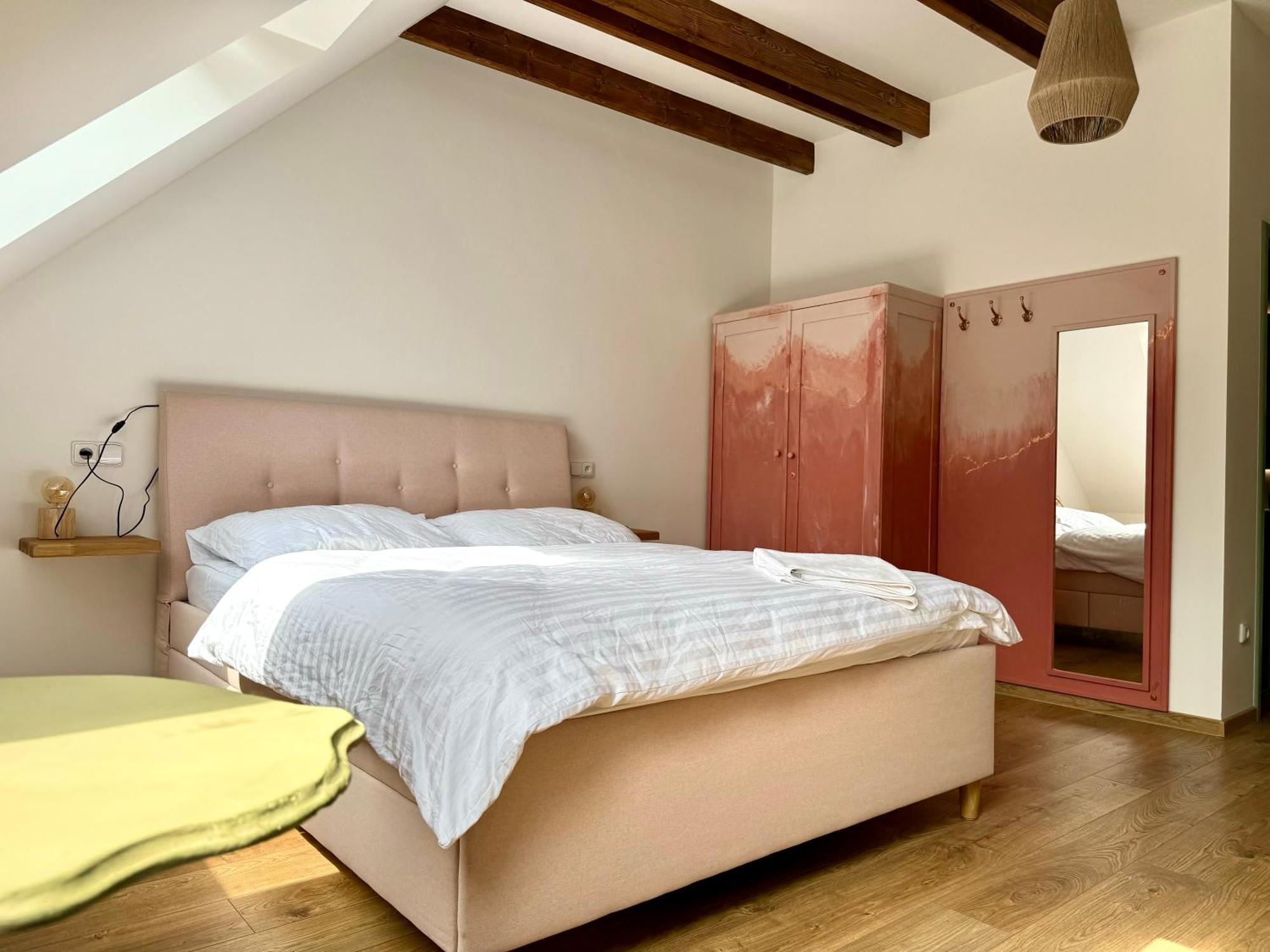 Soul Apartments Микулов Экстерьер фото
